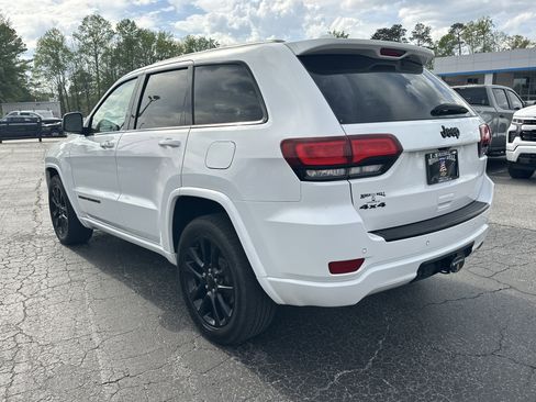 Used 2018 Jeep Grand Cherokee Altitude image 6