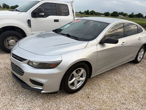 Used 2017 Chevrolet Malibu LS FWD image 2