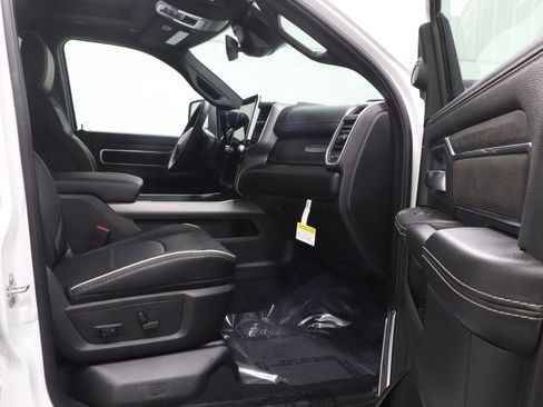 New 2026 RAM 2500 Laramie AWD/4WD image 15