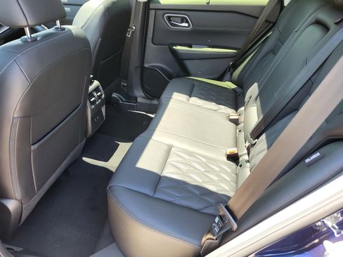 New 2026 Nissan Rogue Platinum AWD/4WD image 16