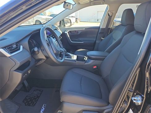 Used 2025 Toyota RAV4 LE image 18