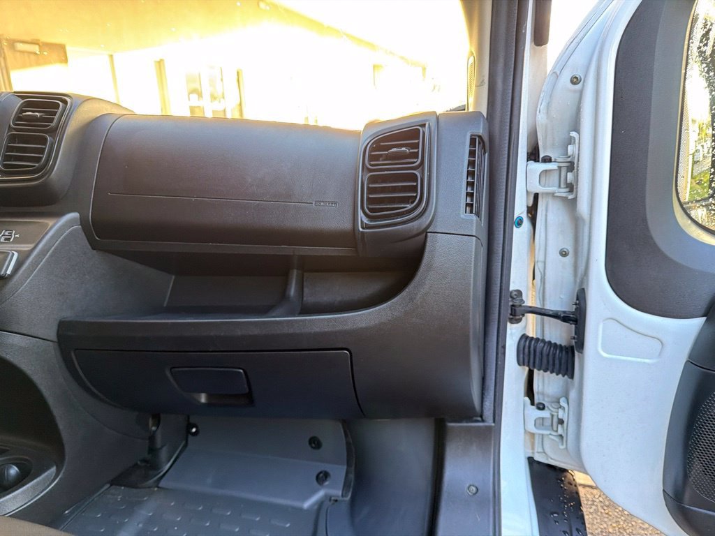 Used 2025 RAM ProMaster 2500 w/ Convenience Group FWD image 24