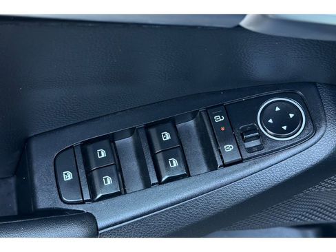 Used 2024 Kia Seltos EX FWD image 12