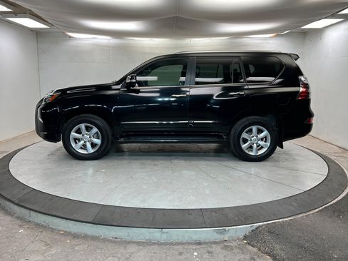 Used 2019 Lexus GX 460 GX 460 w/ Navigation Package image 2