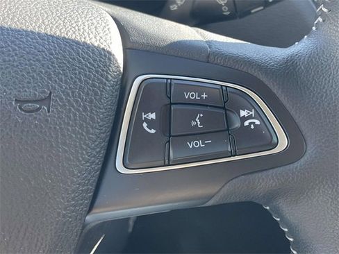 Used 2019 Ford Escape SE image 22