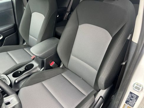 Used 2025 Kia Soul LX w/ Option Group 015 image 21