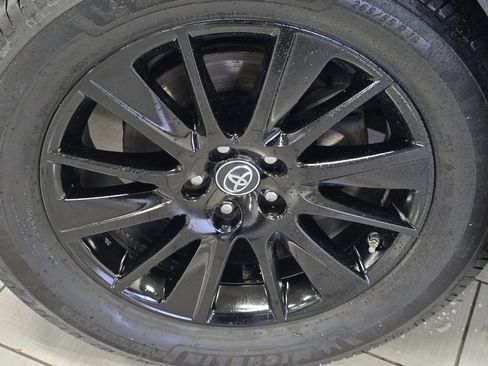 Used 2019 Toyota Highlander SE AWD/4WD image 9