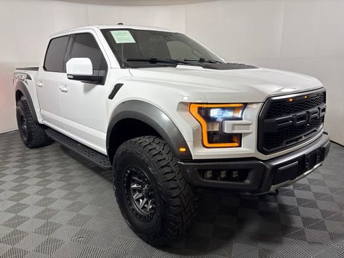 Used 2018 Ford F150 Raptor w/ Equipment Group 802A Luxury AWD/4WD image 4