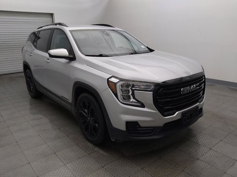 Used 2022 GMC Terrain SLE w/ Driver Convenience Package FWD image 13