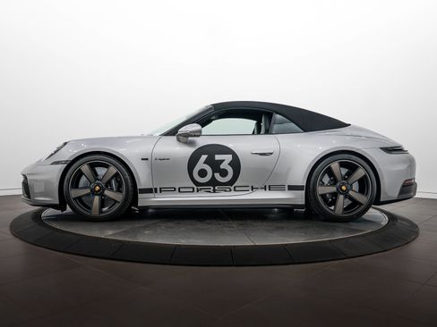Certified 2026 Porsche 911 GTS RWD image 38