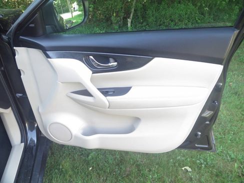 Used 2015 Nissan Rogue SL w/ SL Premium Package AWD/4WD image 23
