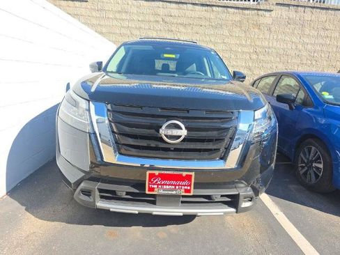 Certified 2024 Nissan Pathfinder SL w/ SL Premium Package image 11