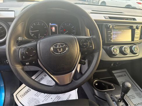 Used 2018 Toyota RAV4 LE w/ All Weather Liner Package AWD/4WD image 17