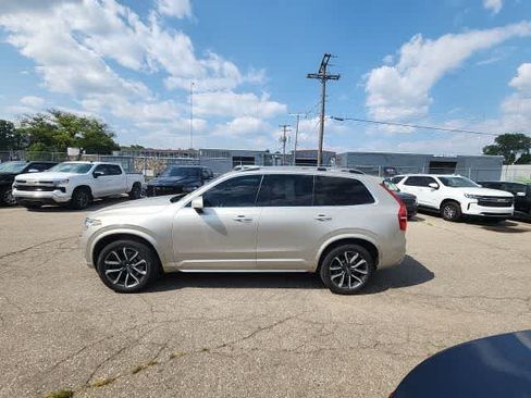 Used 2017 Volvo XC90 T6 Momentum w/ Vision Package AWD/4WD image 28