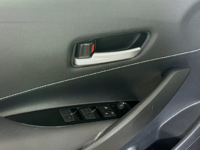 Used 2022 Toyota Corolla SE w/ SE Preferred Package FWD image 23