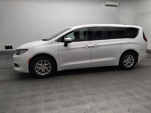 Used 2023 Chrysler Voyager LX FWD image 2