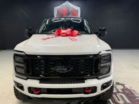 Used 2024 Ford F450 Limited w/ FX4 Off-Road Package image 9