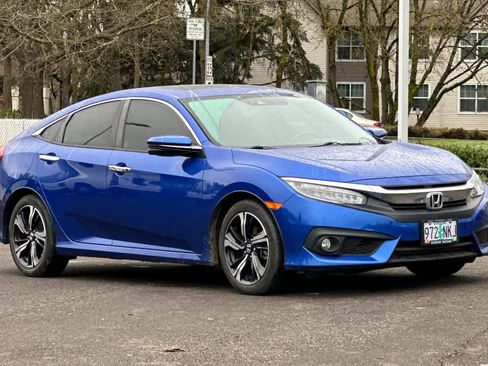 Used 2018 Honda Civic Touring image 9
