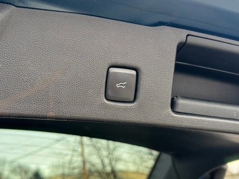 Used 2020 Ford Escape SEL image 16