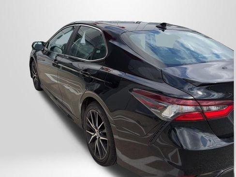 Used 2023 Toyota Camry SE image 6