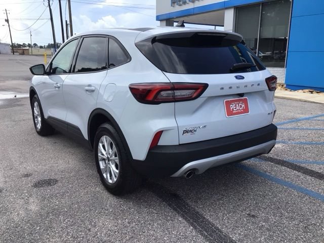Used 2025 Ford Escape Active AWD/4WD image 3