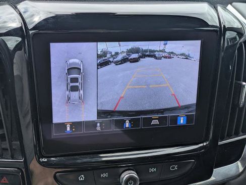Used 2023 Chevrolet Traverse RS FWD image 24