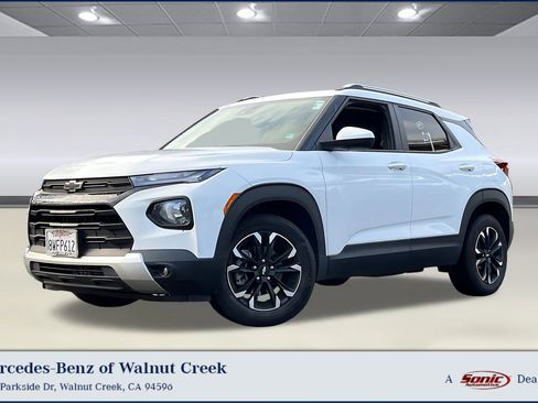 Used 2021 Chevrolet TrailBlazer LT w/ Convenience Package image 1