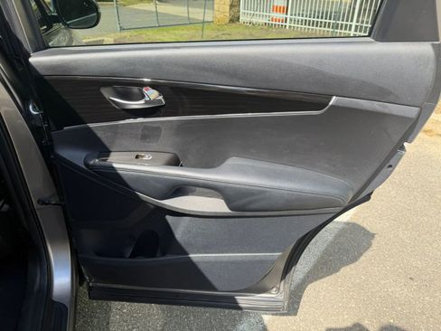 Used 2019 Kia Sorento AWD image 19