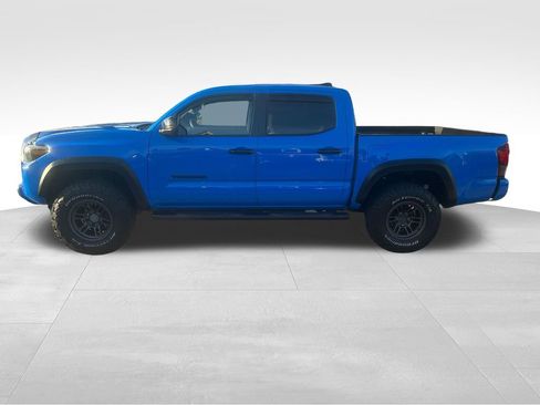 Used 2021 Toyota Tacoma TRD Off-Road w/ Technology Package AWD/4WD image 5