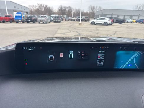 Certified 2025 Ford Expedition Active image 33