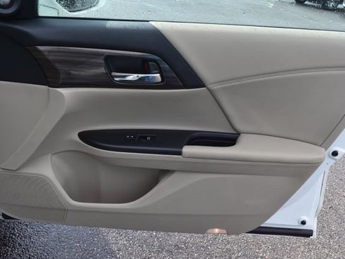 Used 2016 Honda Accord EX-L image 44
