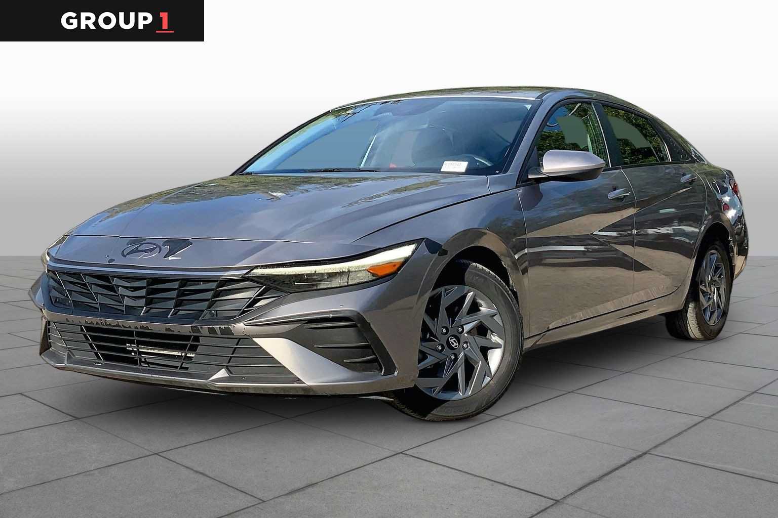 Used 2024 Hyundai Elantra SEL FWD image 1
