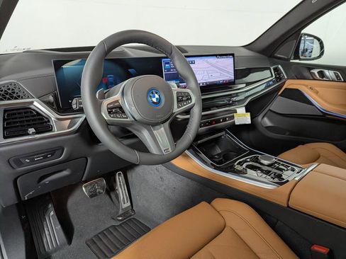 New 2026 BMW X5 xDrive50e image 14