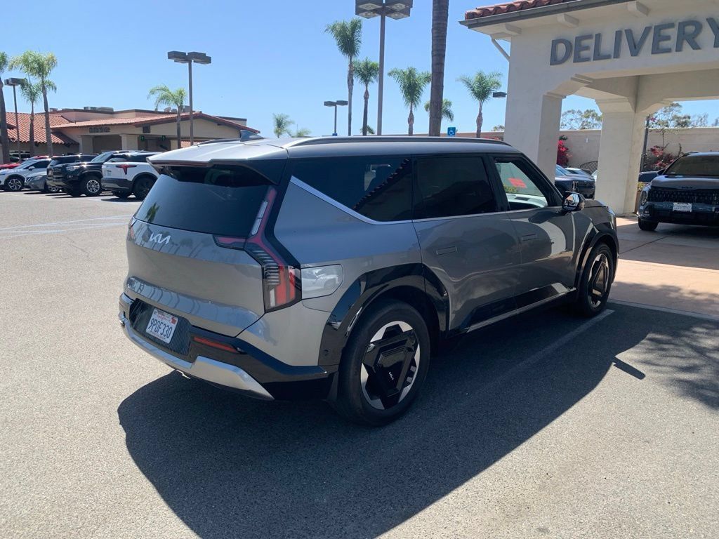 Certified 2024 Kia EV9 Land AWD/4WD image 6
