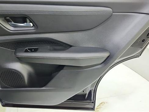 Certified 2024 Nissan Ariya AWD image 33