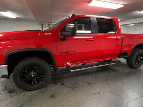 Used 2022 Chevrolet Silverado 2500 LT w/ Convenience Package image 4