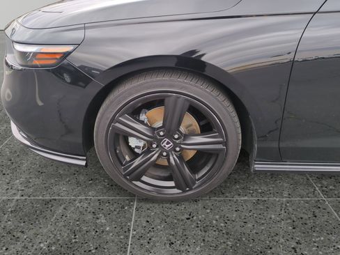 Used 2023 Honda Accord Sport image 14