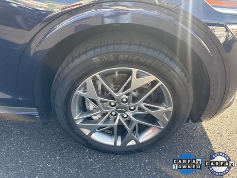 Used 2025 Genesis GV70 2.5T w/ Select Package image 9