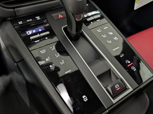 New 2026 Porsche Macan AWD/4WD image 34