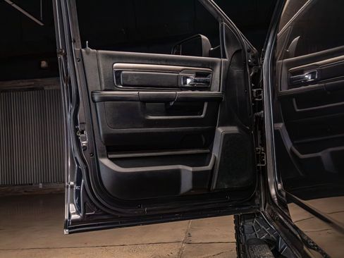 Used 2018 RAM 2500 Laramie w/ Sport Appearance Group AWD/4WD image 29