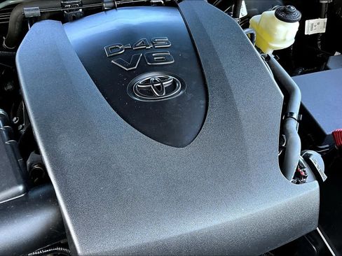 Used 2021 Toyota Tacoma SR5 image 30