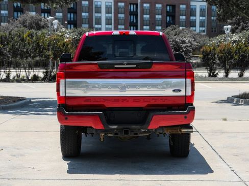 Used 2017 Ford F250 Platinum w/ FX4 Off-Road Package AWD/4WD image 18