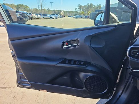 Used 2022 Toyota Prius Limited FWD image 27