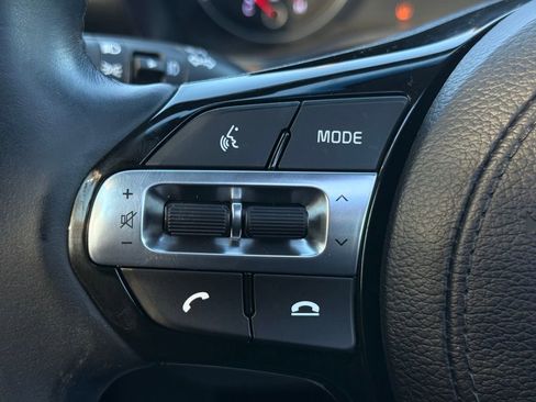 Used 2019 Kia Cadenza Technology image 30