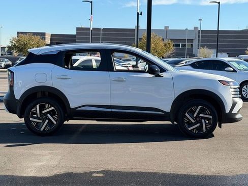 New 2026 Nissan Kicks SV w/ SV Premium Package FWD image 7