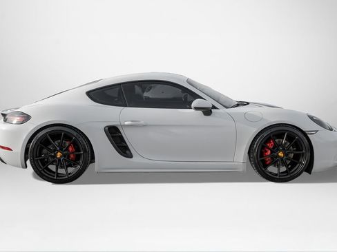 Used 2017 Porsche 718 Cayman S image 5