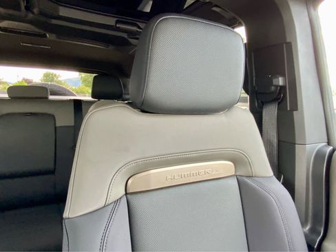 New 2025 GMC Hummer EV 3X w/ LPO, Illumination Package image 30