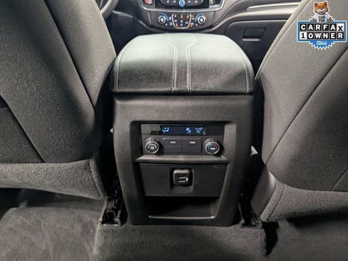 Used 2023 Chevrolet Traverse LT FWD image 28