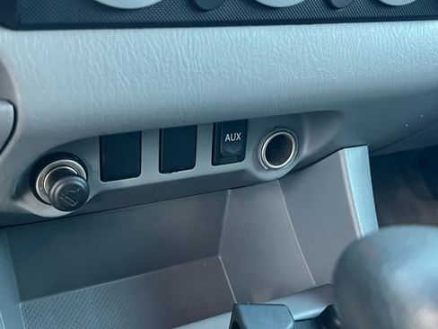 Used 2010 Toyota Tacoma PreRunner image 24