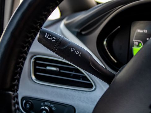 Used 2017 Chevrolet Bolt Premier image 25